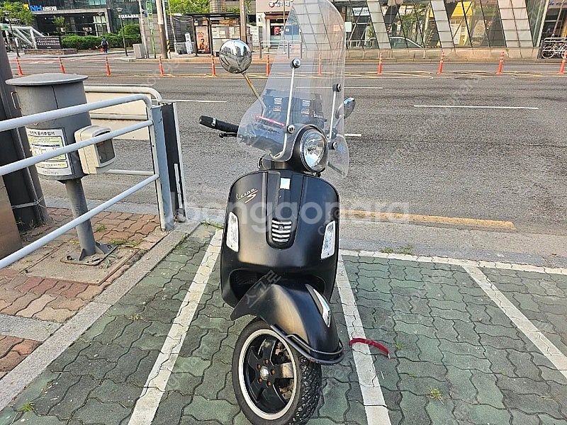 베스파 2015년식 GTS300 판매합니다--0
