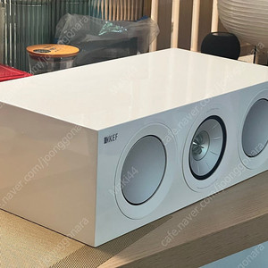 KEF R2 meta