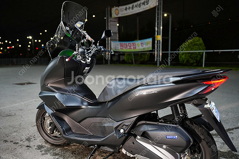 혼다PCX125 ABS 블랙 1530km 22년식 신차...--0