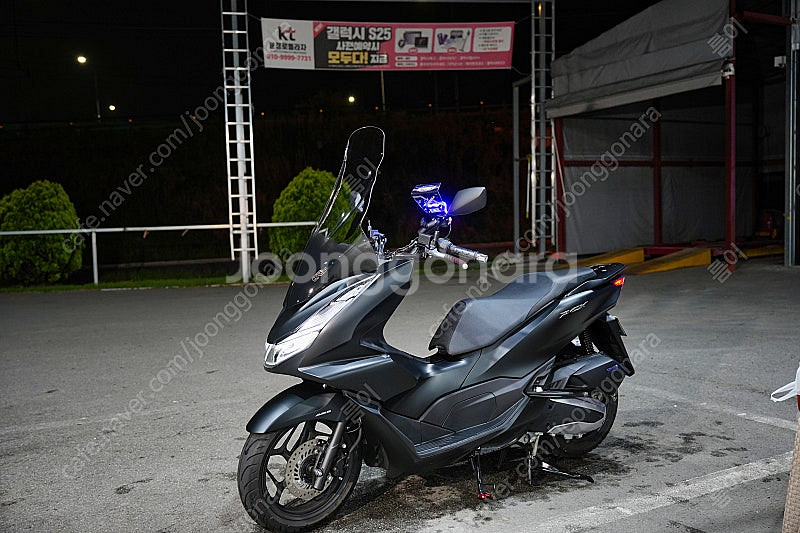 혼다PCX125 ABS 블랙 1530km 22년식 신차...--4