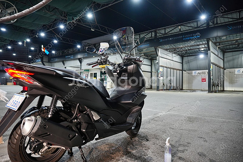 혼다PCX125 ABS 블랙 1530km 22년식 신차...--7