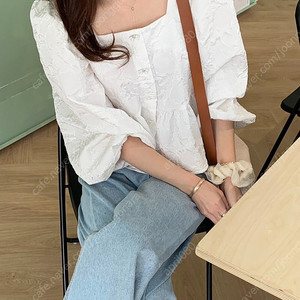 바이씨니 자가드 블라