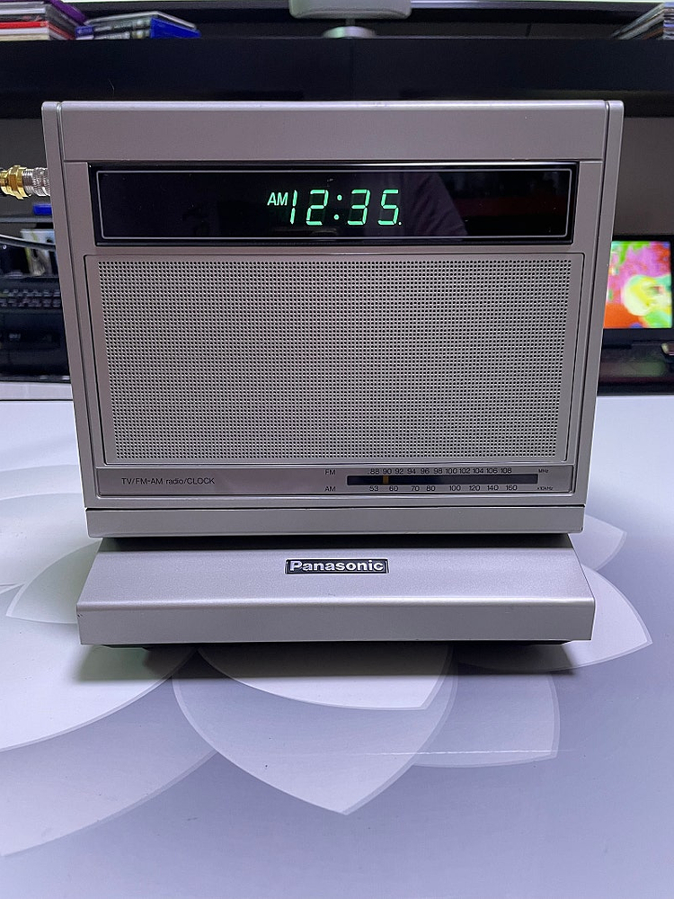 레트로티비(1982‘S)옛날~변신tv!!!Panasonic(파나소닉)빈티지tv(3.5인치흑백tv+라디오)판매합니다.--2