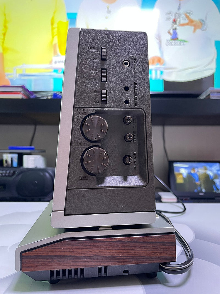 레트로티비(1982‘S)옛날~변신tv!!!Panasonic(파나소닉)빈티지tv(3.5인치흑백tv+라디오)판매합니다.--3