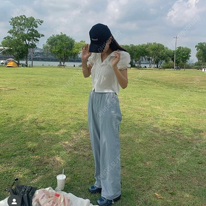 운포 타낫 웨이브 셔링 블라우스 T/T Wave shirring blouse (white)