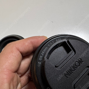 니콘 Z DX 24mm F1.7 렌즈 팝니다