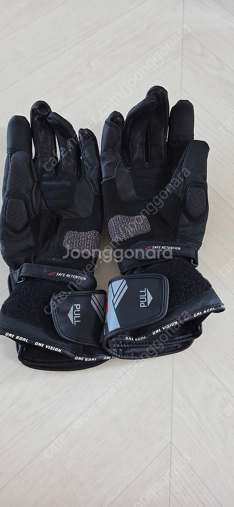 알파인스타 SP-8 V3 글러브 S 팝니다--1