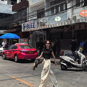 먼데이오프 와이드 밴딩 린넨팬츠. 런던플랏 릿킴 로웨어텀 트리밍버드 트렌디어패럴 커먼유니크 보헤미안서울 슬로우앤드 브론 바이베이지 가내스라블랙업문트 살롱드코코 자라 주미엔느