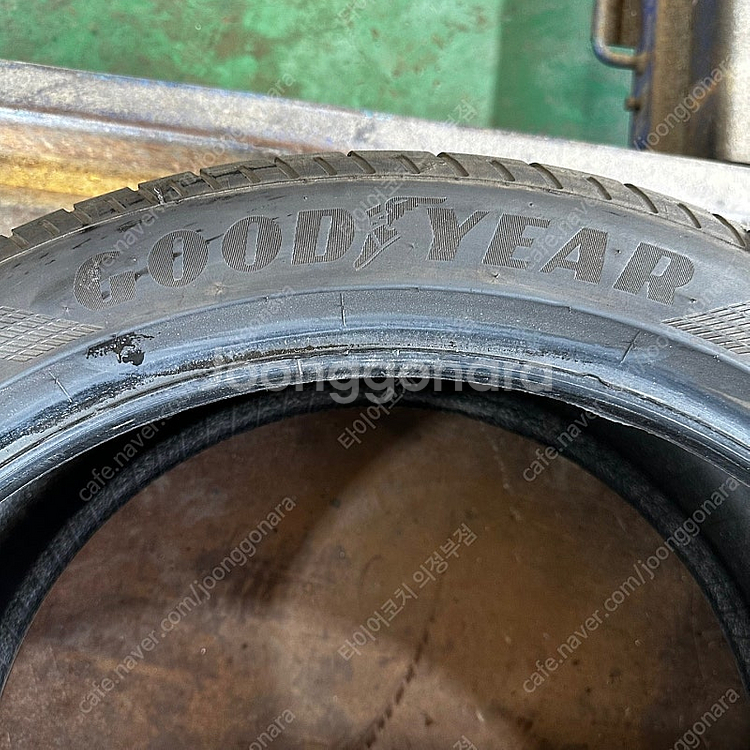 255 40 20 굿이어 이글F1 중고타이어 1대분(흡...--2