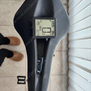네오와이즈 F3 코메트 하이브리드 105 R7000 카본 전기자전거