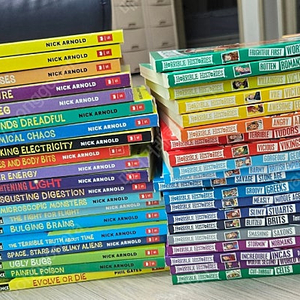 HORRIBLE HISTORIES.SCIENCE 영어원서