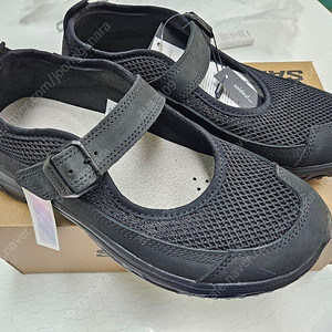 살로몬 메리제인 블랙 240