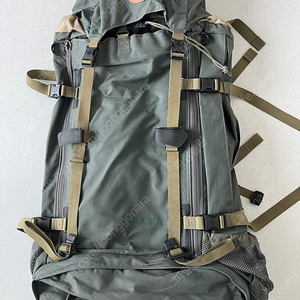 피엘라벤 카즈카 포레스트 그린 65L