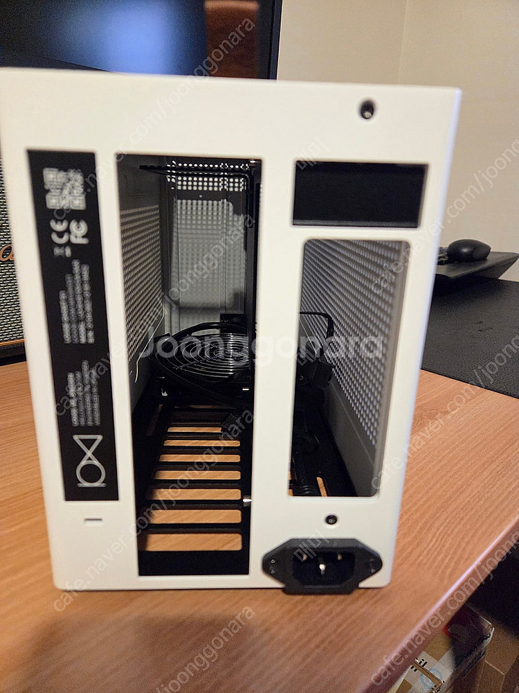 Louqe Ghost S1 (아틱 화이트) 판매 합니다...--1