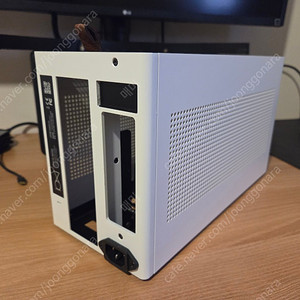 Louqe Ghost S1 (아틱 화이트) 판매 합니다.