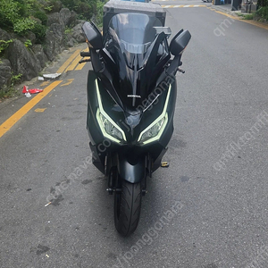 혼다 포르자350 24년식 팝니다.