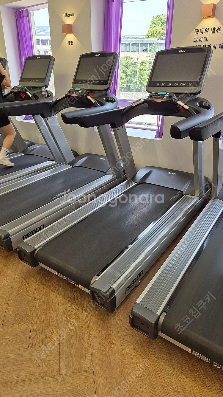 헬스장 기구 저렴하게 내놓습니다. 런닝머신, 싸이클, ...--1