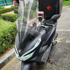 20년식 PCX125 맷블랙 판매합니다. 블랙박스, 헬맷 블루투스, 각종 장비 풀세팅