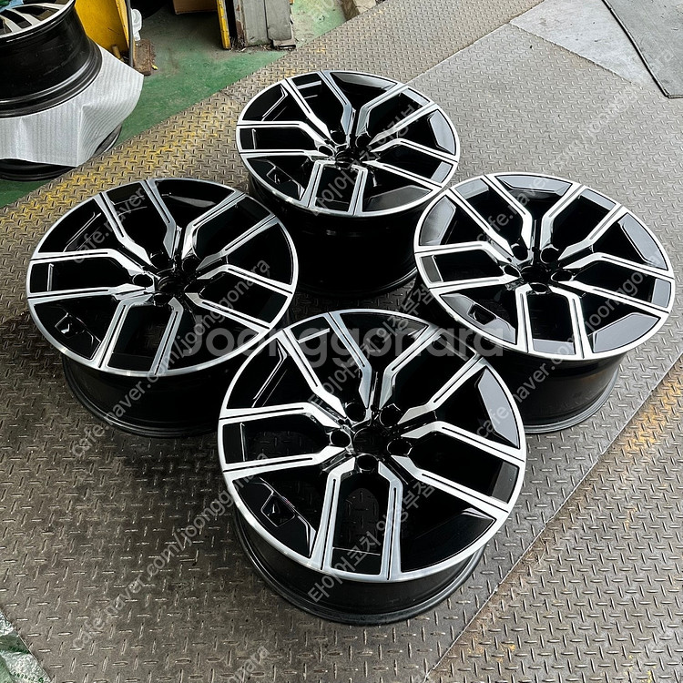 20인치 BMW G70 I7 907M 블랙폴리쉬 순정휠...--1