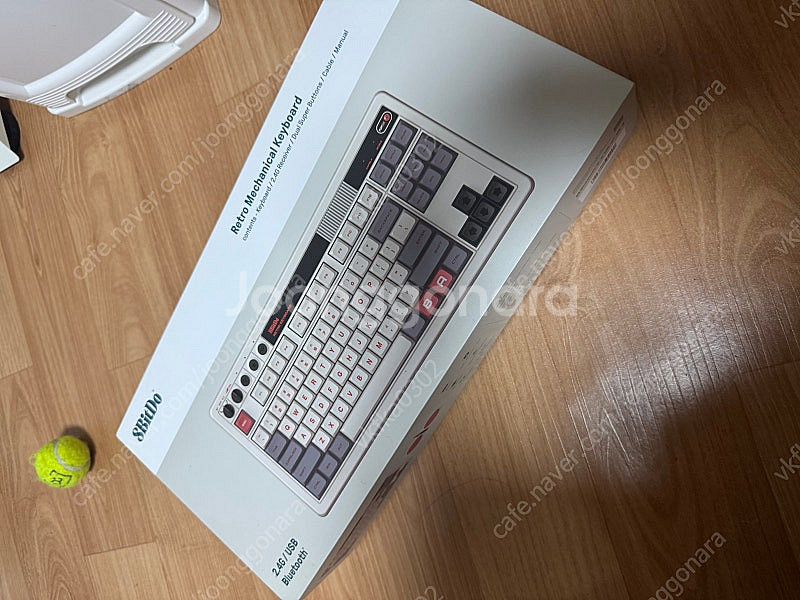 8Bitdo 레트로 무선 키보드 판매합니다--1