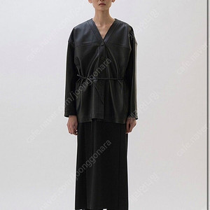 새상품 르917 LE17SEPTEMBRE 얼바닉30 타낫 COLLARLESS LEATHER JACKET-LONG [BLACK] 36