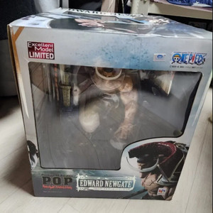 원피스 피규어 및 블리치 및 블랙클로버 피규어 팝니다.