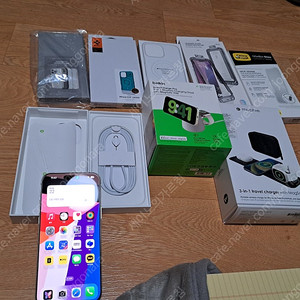 자급제 아이폰16프로맥스 1TB 1테라 화이트 티타늄 자급제 + 벨킨, 모피 맥세이프 충전기 포함 팝니다