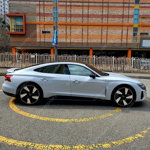 아우디 E-tron GT (이-트론 지티 ) 콰트로 프리미엄 순정 21인치 휠 싸게 팝니다~
