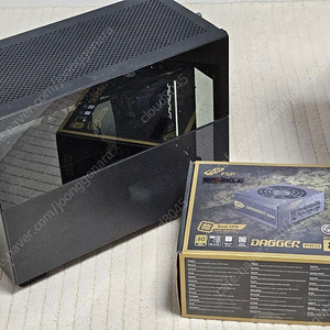 리안리 Q58 미니ITX 케이스 + FSP 850W SFX 파워 팝니다