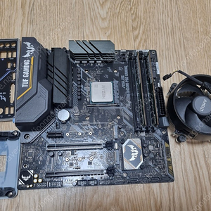 라이젠5 3400g / asus b450m tuf / ddr4 16g 팝니다