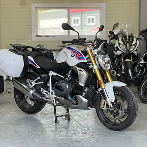 BMW R1250R 2021년 무사고 5천KM 신차급 차량 판매합니다