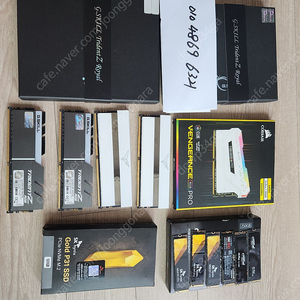 지스킬 로얄램 64기가, 팀그룹 XTREEM ARGB 3200 WHITE 32기가, 커세어 화이트 램 ddr4 16기가, 삼성 ssd, 하이닉스 ssd, 크루셜 ssd 판매합니다