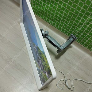 LG 27LQ600S-WU 27인치 풀 HD IPS LED-TV 모니터 화이트 팝니다