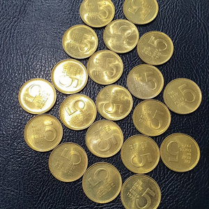 옛날돈, 5원짜리, 71년~91년, 미사용주화 판매합니다.5원 1971.1972.1977.1978.1979.19831987.1988.1989.1990.1991년, 기재된 가격에서
