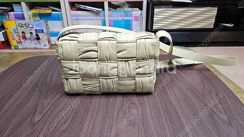 보테가베네타 플리세 인트레치아토 카세트 크로스백--1