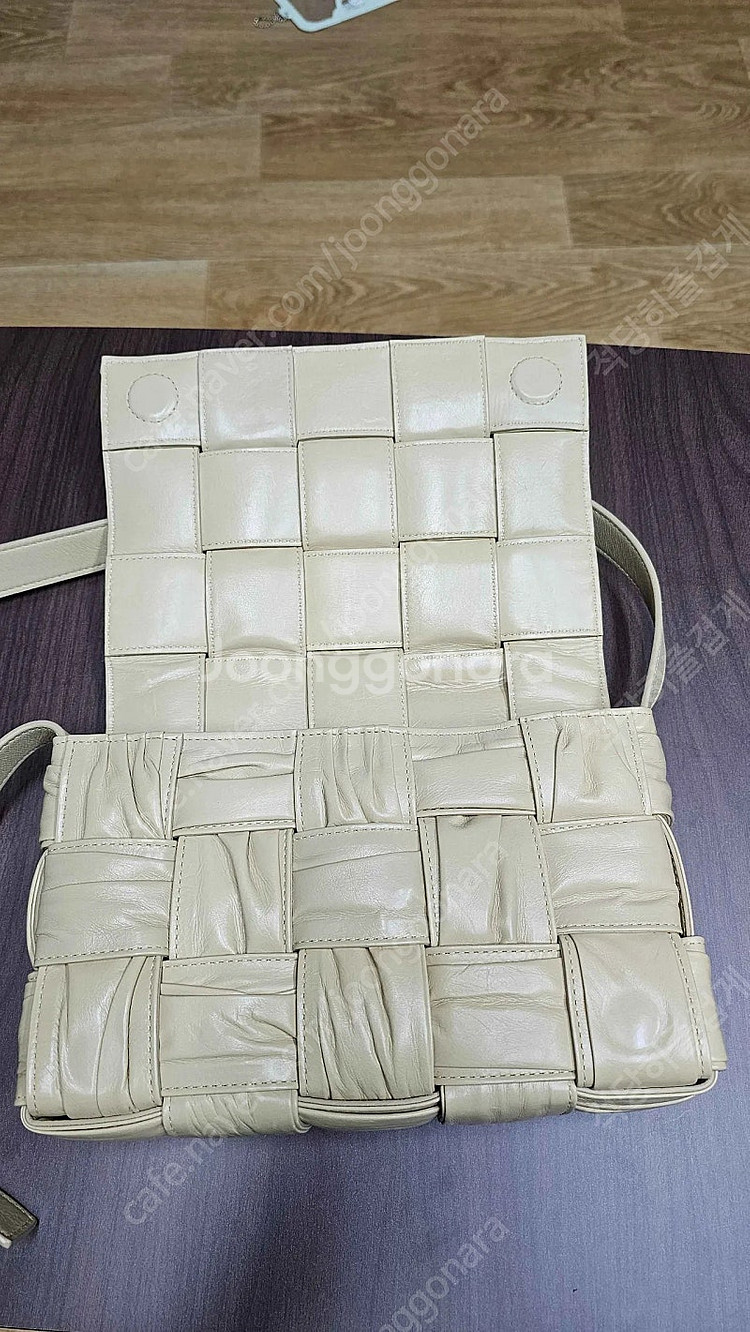 보테가베네타 플리세 인트레치아토 카세트 크로스백--2