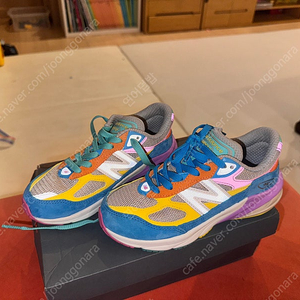뉴발란스 키즈 990v6 젤라또 판매합니다