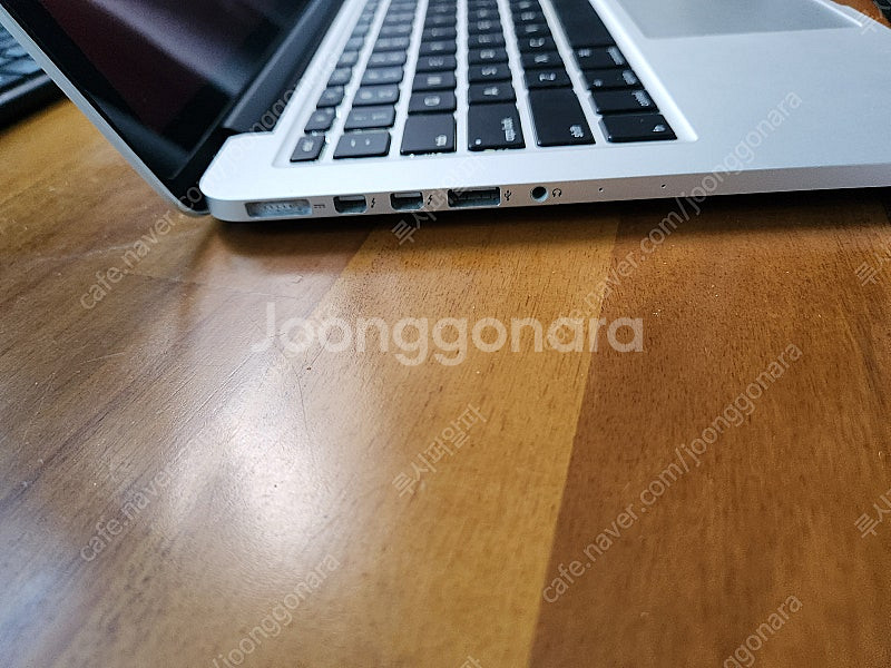 맥북프로 A1502 판매합니다.--2