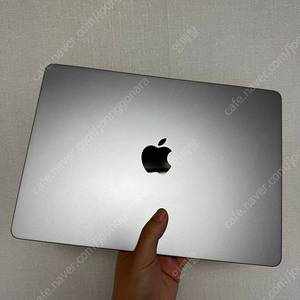 맥북에어m2 13인치 8gb 256gb 기본모델 판매합니다.