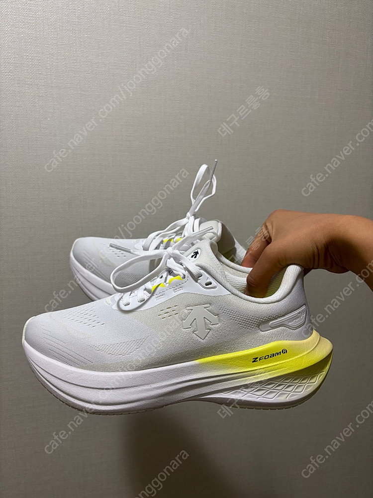 데상트 에너자이트 슈퍼 V4 240사이즈 (한번신음) 이미지