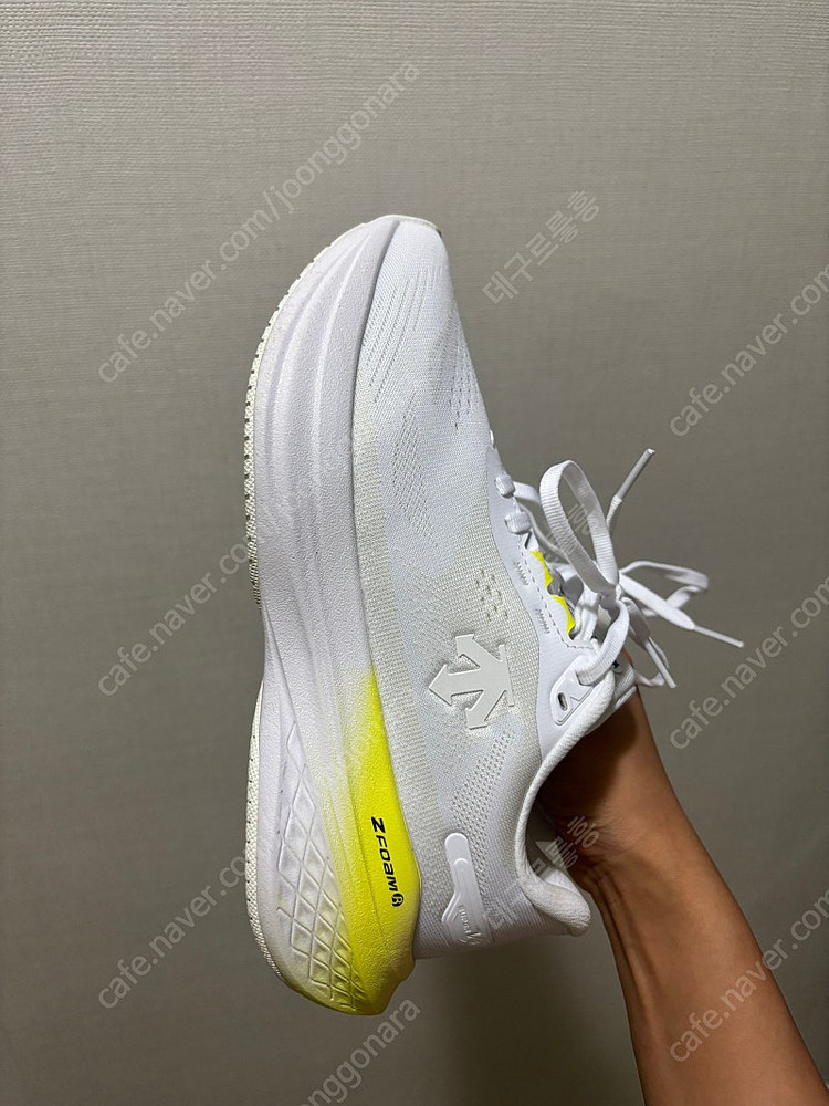 데상트 에너자이트 슈퍼 V4 240사이즈 (한번신음) 이미지