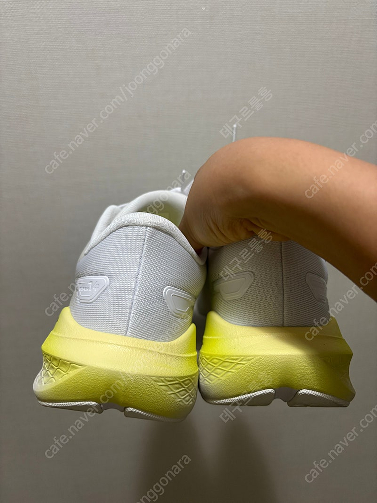 데상트 에너자이트 슈퍼 V4 240사이즈 (한번신음) 이미지