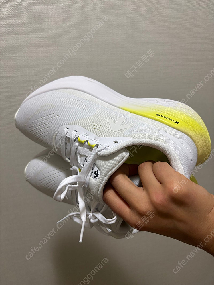 데상트 에너자이트 슈퍼 V4 240사이즈 (한번신음) 이미지