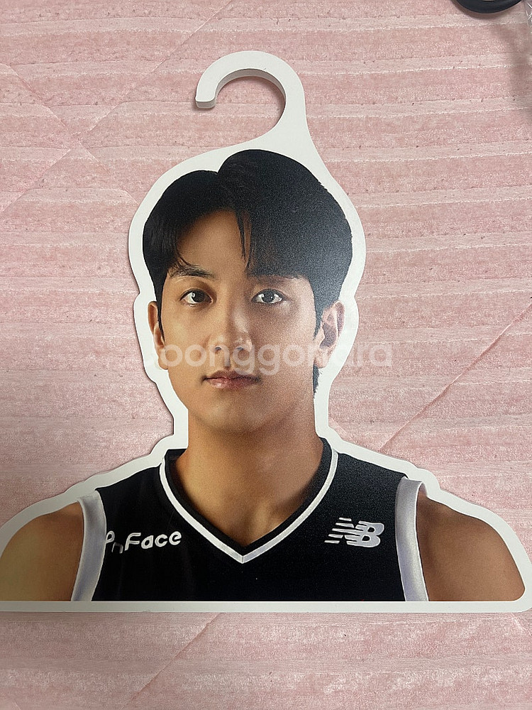 허웅 유니폼 판매 (친필사인있음) / 허훈옷걸이--1