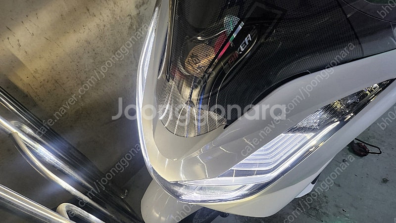 23년식 pcx 125cc 흰색 병적관리해서 께진곳없고...--0