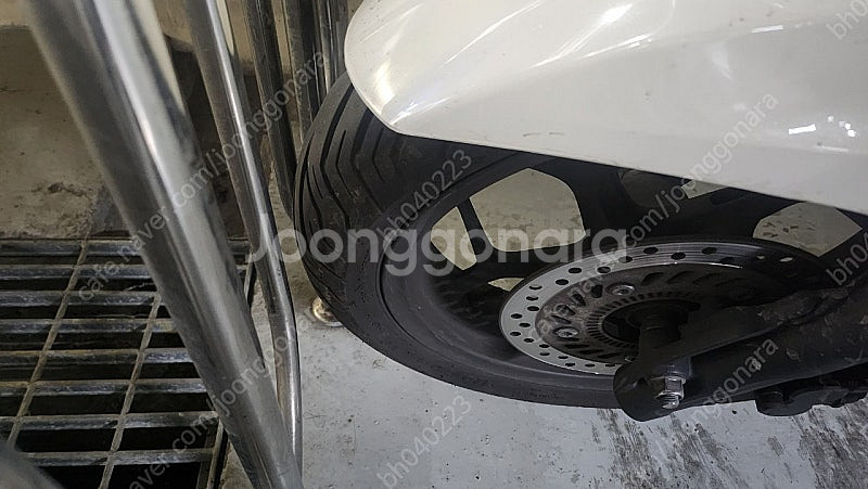 23년식 pcx 125cc 흰색 병적관리해서 께진곳없고...--1