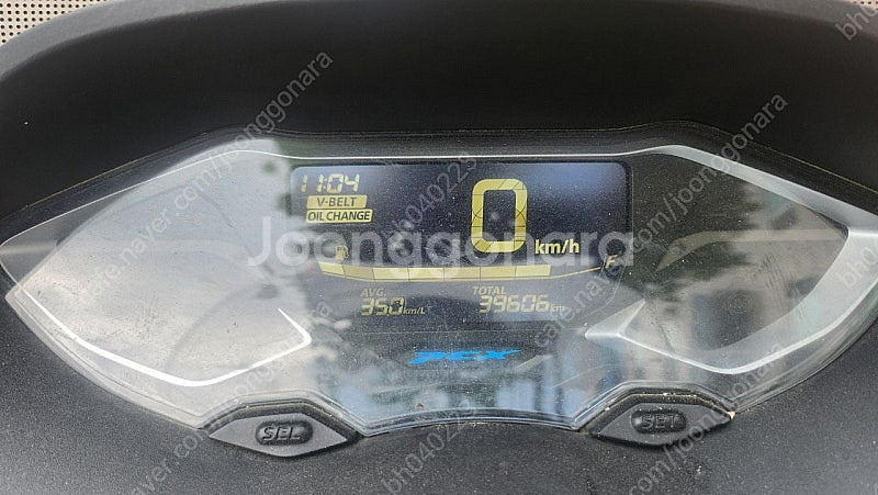 23년식 PCX 화이트 판매합니다 39606km 탔어요 상태는 사진 참고해주세요 부천대 뒤에 중동 오토바이에서 구동...--0