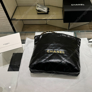 샤넬 22백 스몰 블랙 금장 미개봉 풀구성 25년 5월 구매