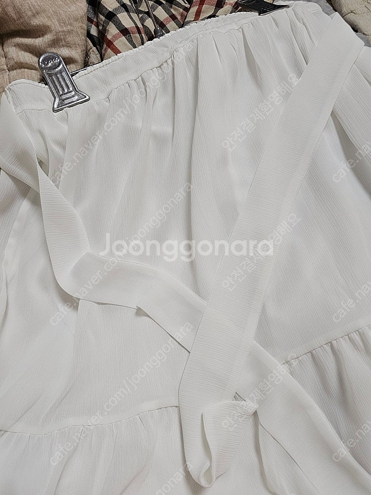 새것)화이트 여성스런 스커트 미디기장--1