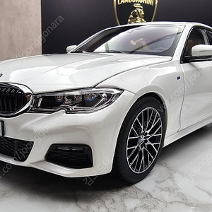 1:18 노레브 330i 펄화이트